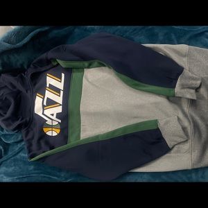 Men’s XL Utah Jazz zip up hoodie- never worn!